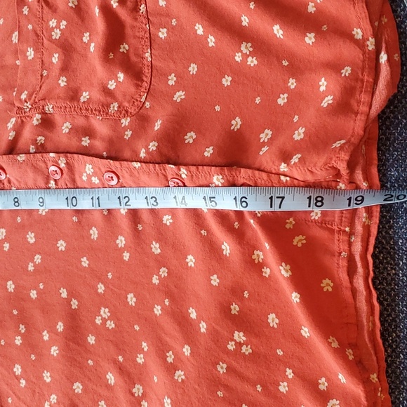 American Eagle: Button-up Crop Blouse, Size XS, Red-Orange - Picture 4 of 7
